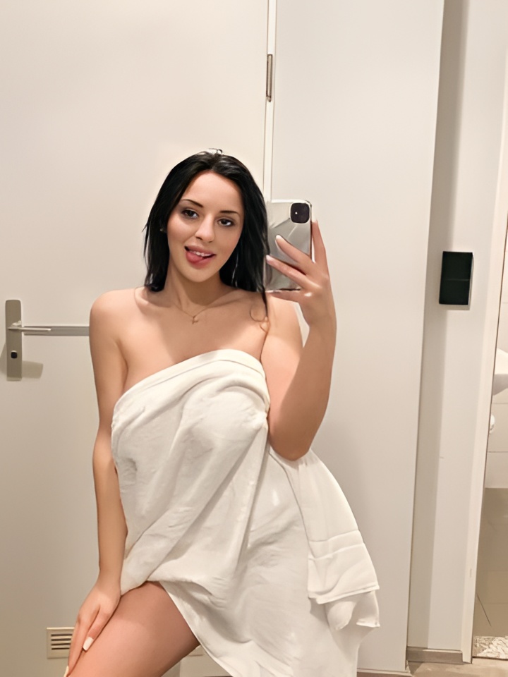 Леся привлекальеная девушка из Елабуги цена от 2000 руб