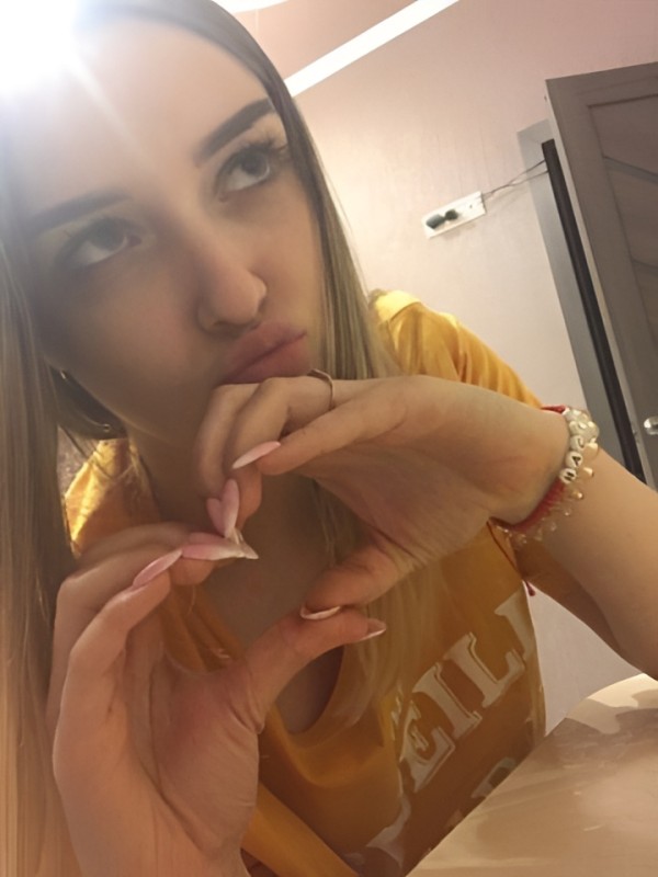 Анечка привлекательная девушка из Елабуги цена от 2500 руб