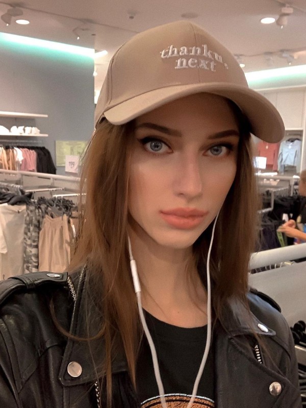 Лада привлекательная девушка из Елабуги цена от 3000 руб