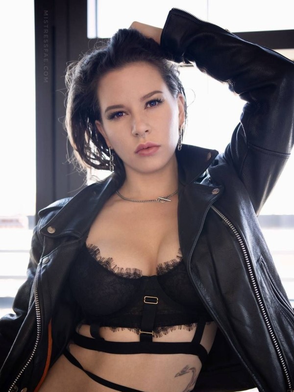 Анна привлекательная девушка из Елабуги цена от 4000 руб