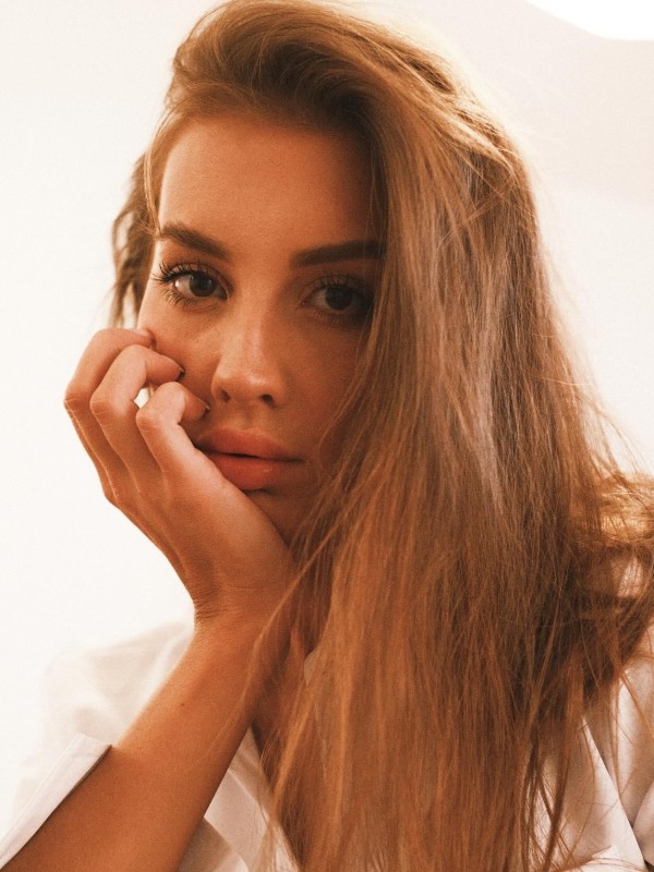 Ангелина привлекательная девушка из Елабуги цена от 4000 руб