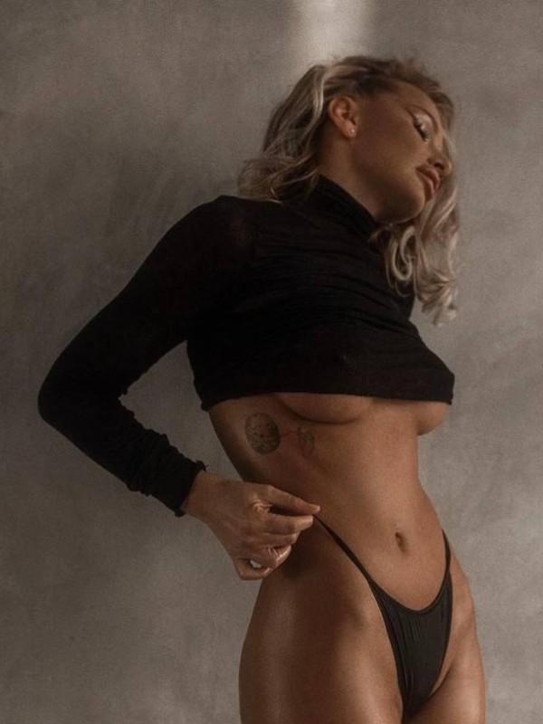 Леля привлекательная девушка из Елабуги цена от 7000 руб