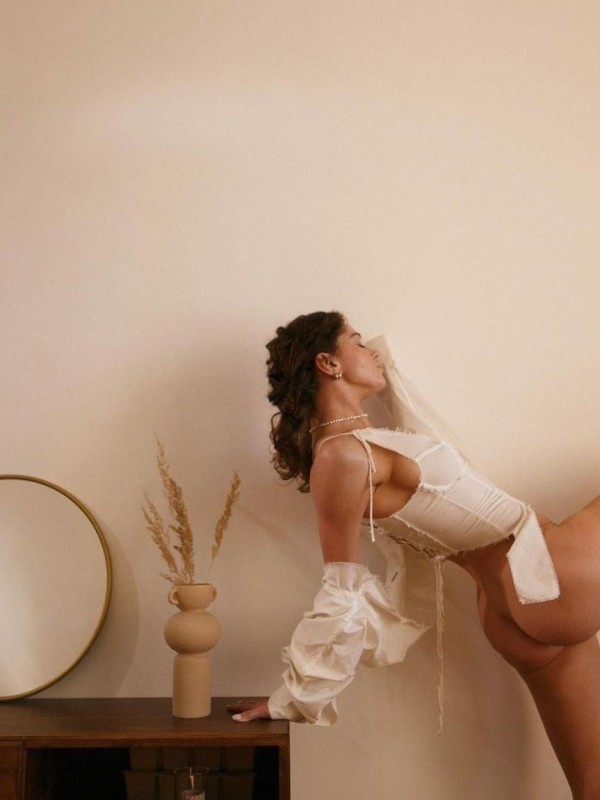 Оливия привлекательная девушка из Елабуги цена от 8000 руб