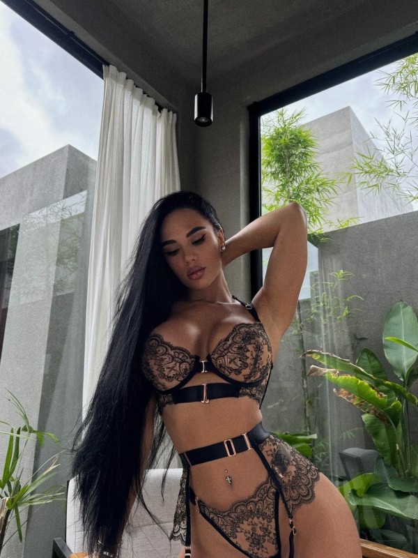 Снежана привлекательная девушка из Елабуги цена от 6000 руб